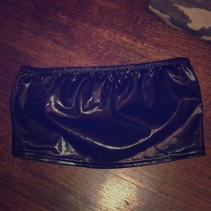 Stretchy black shiny bandeau